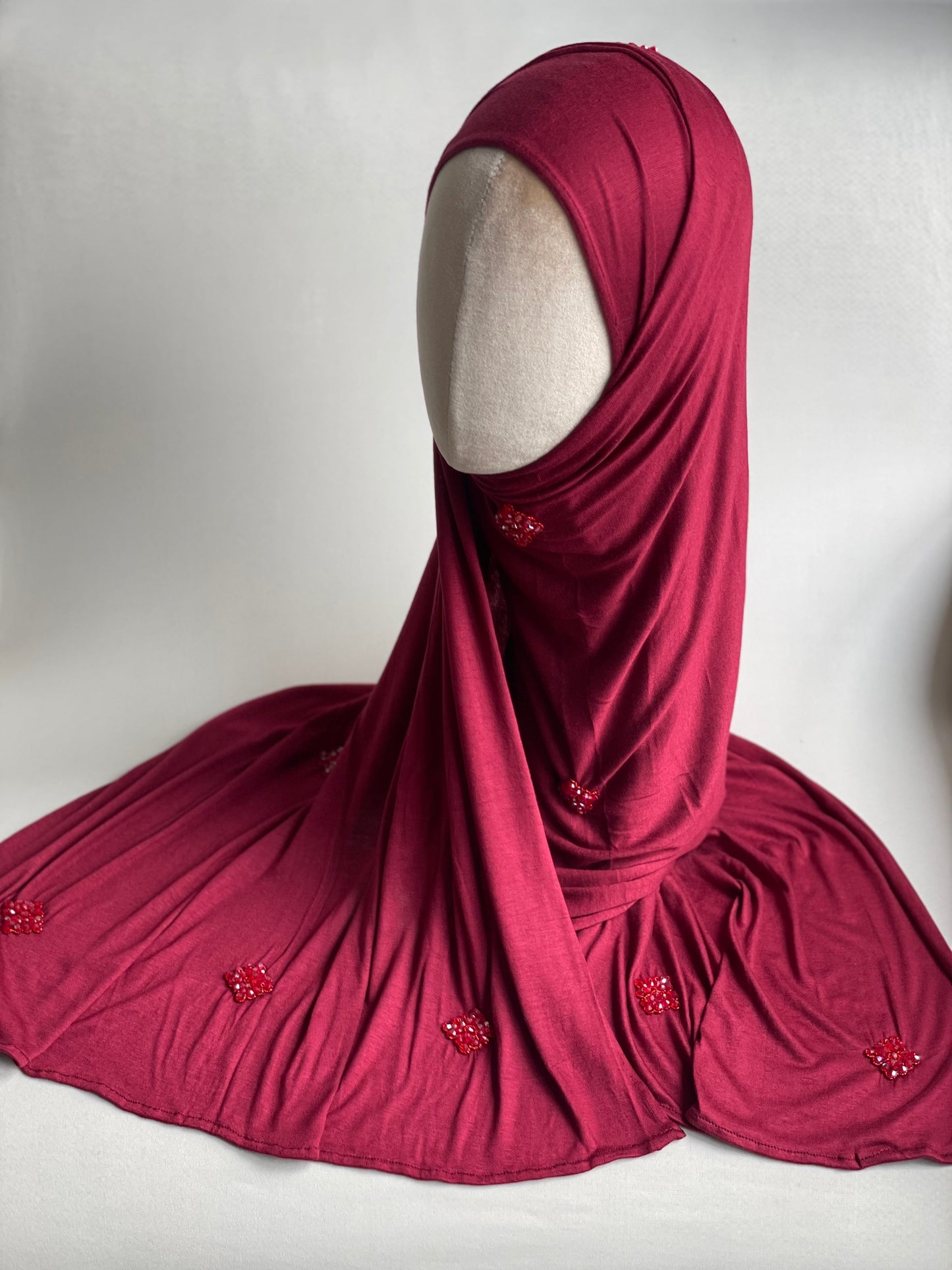 Hijab jersey brodé main Cerise