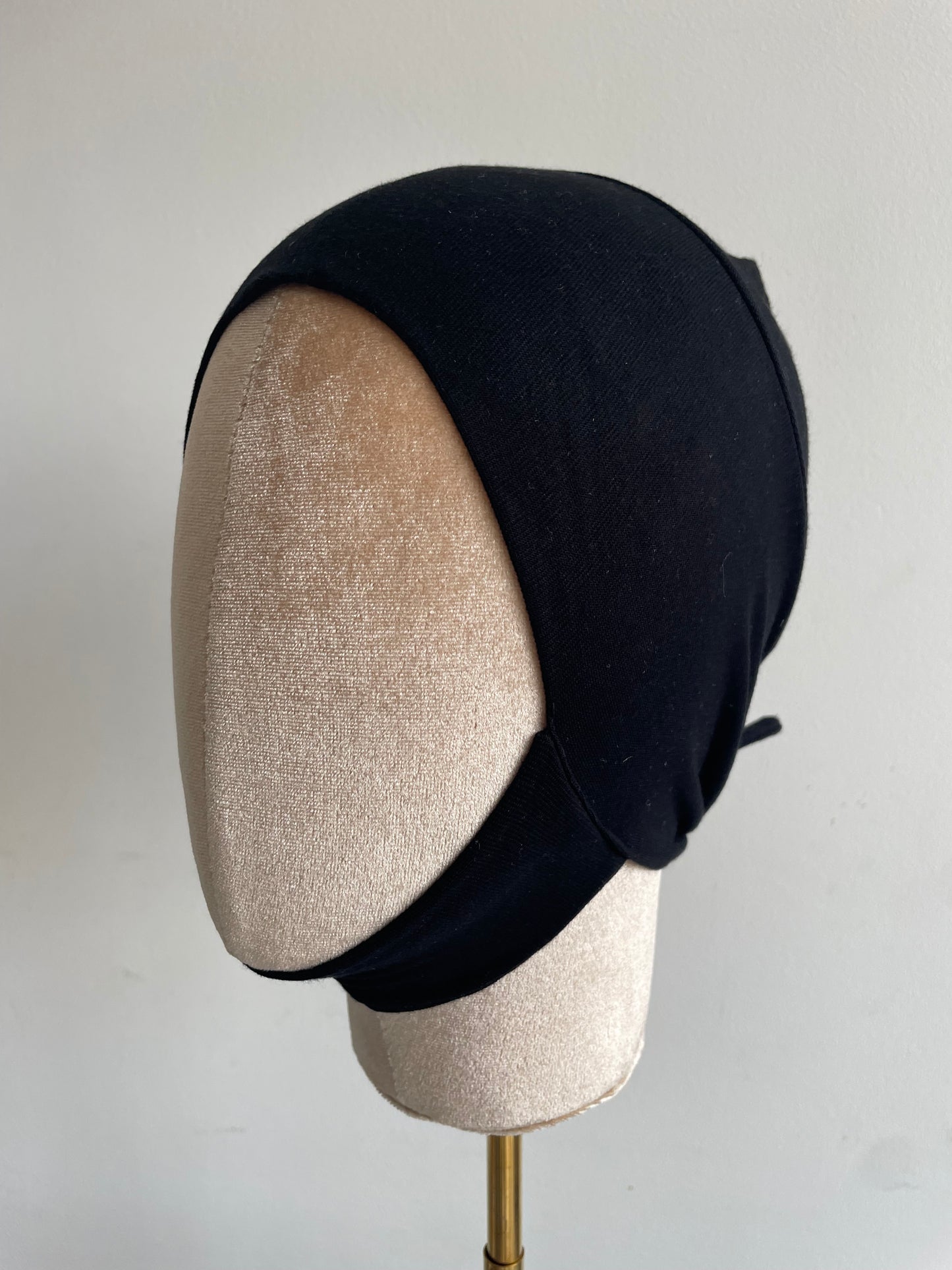 Bonnet dessous de menton Fermé à noué