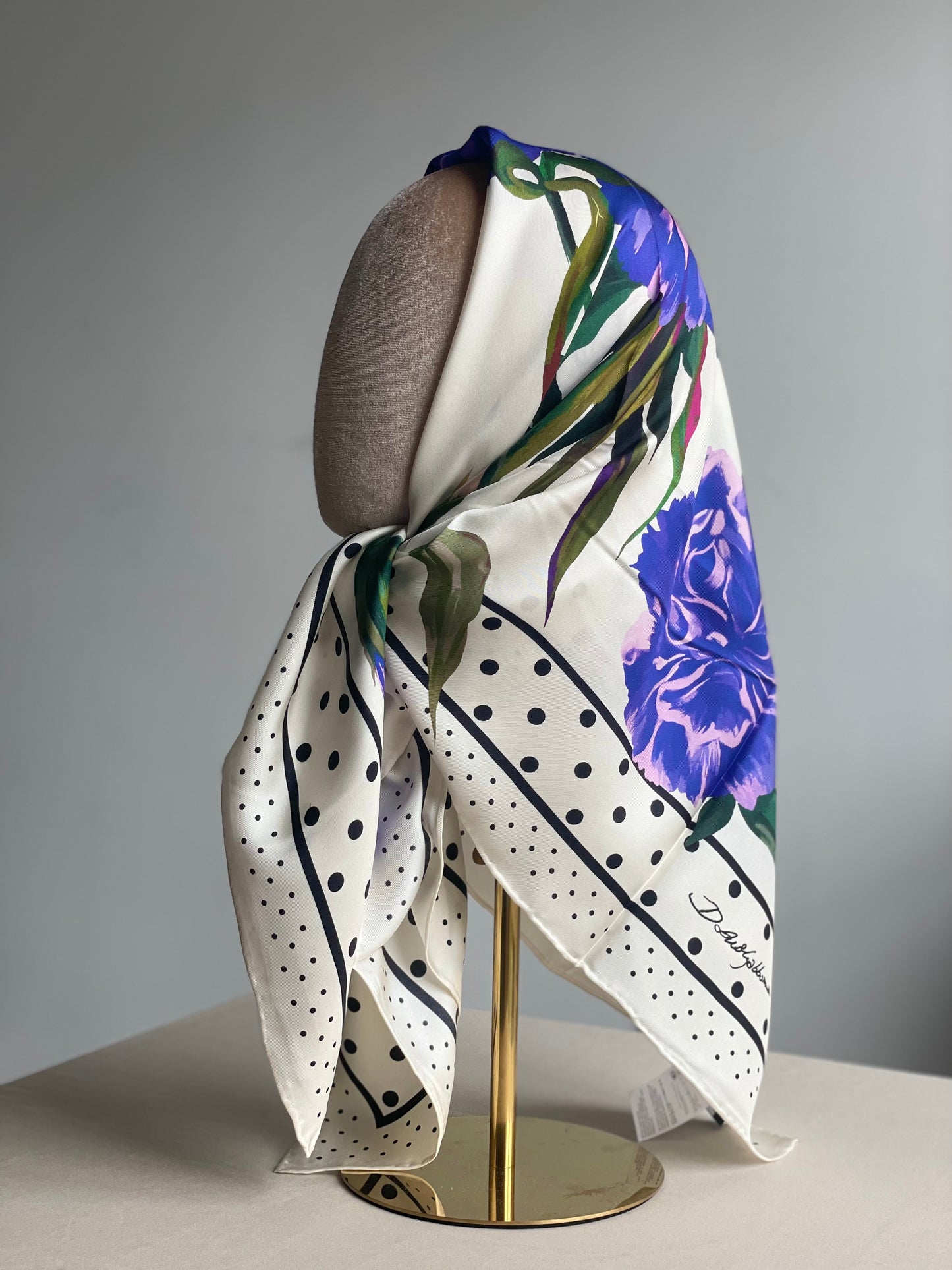 Carré de soie Flowers D G