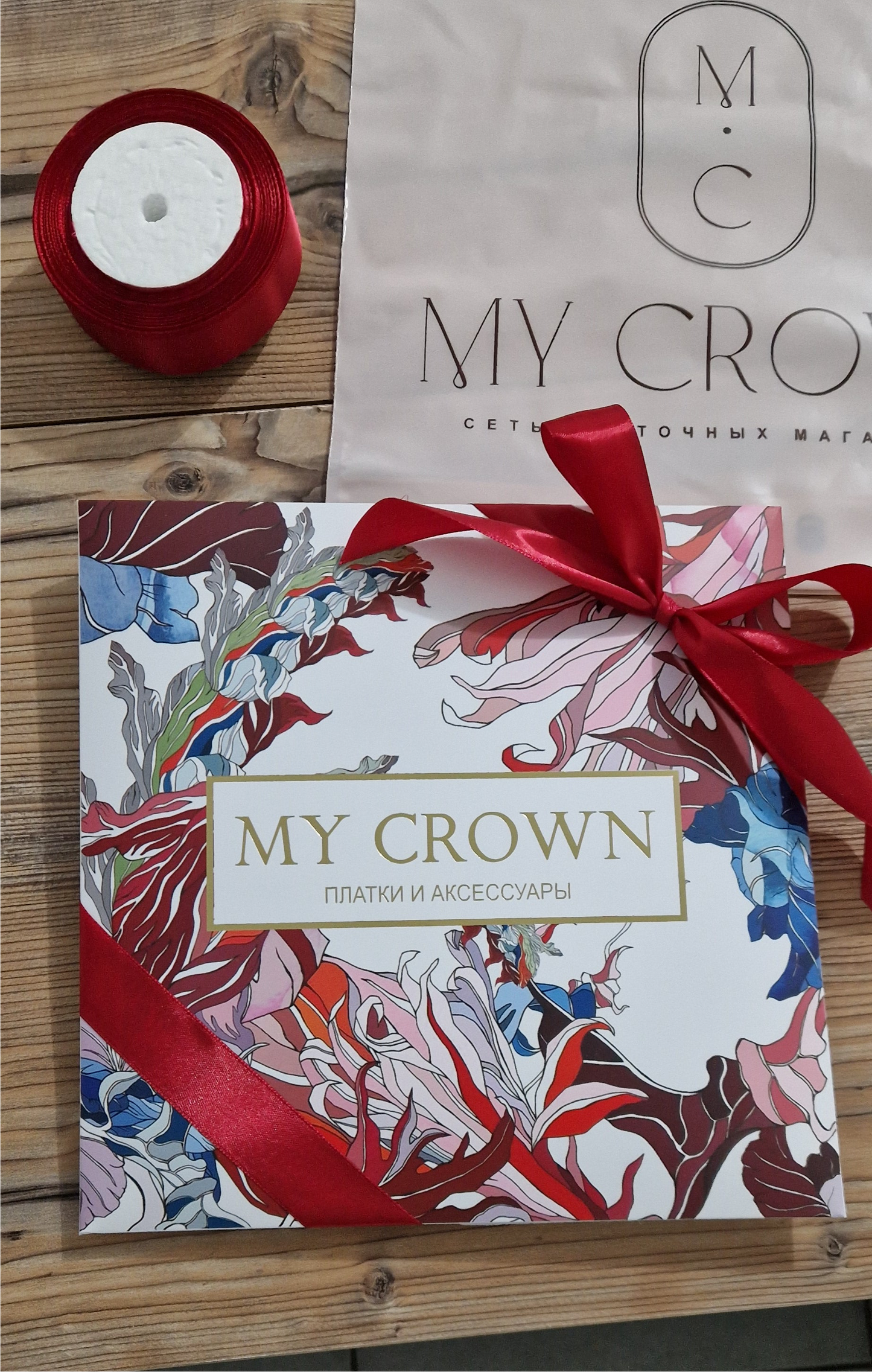 Flowery scarf box
