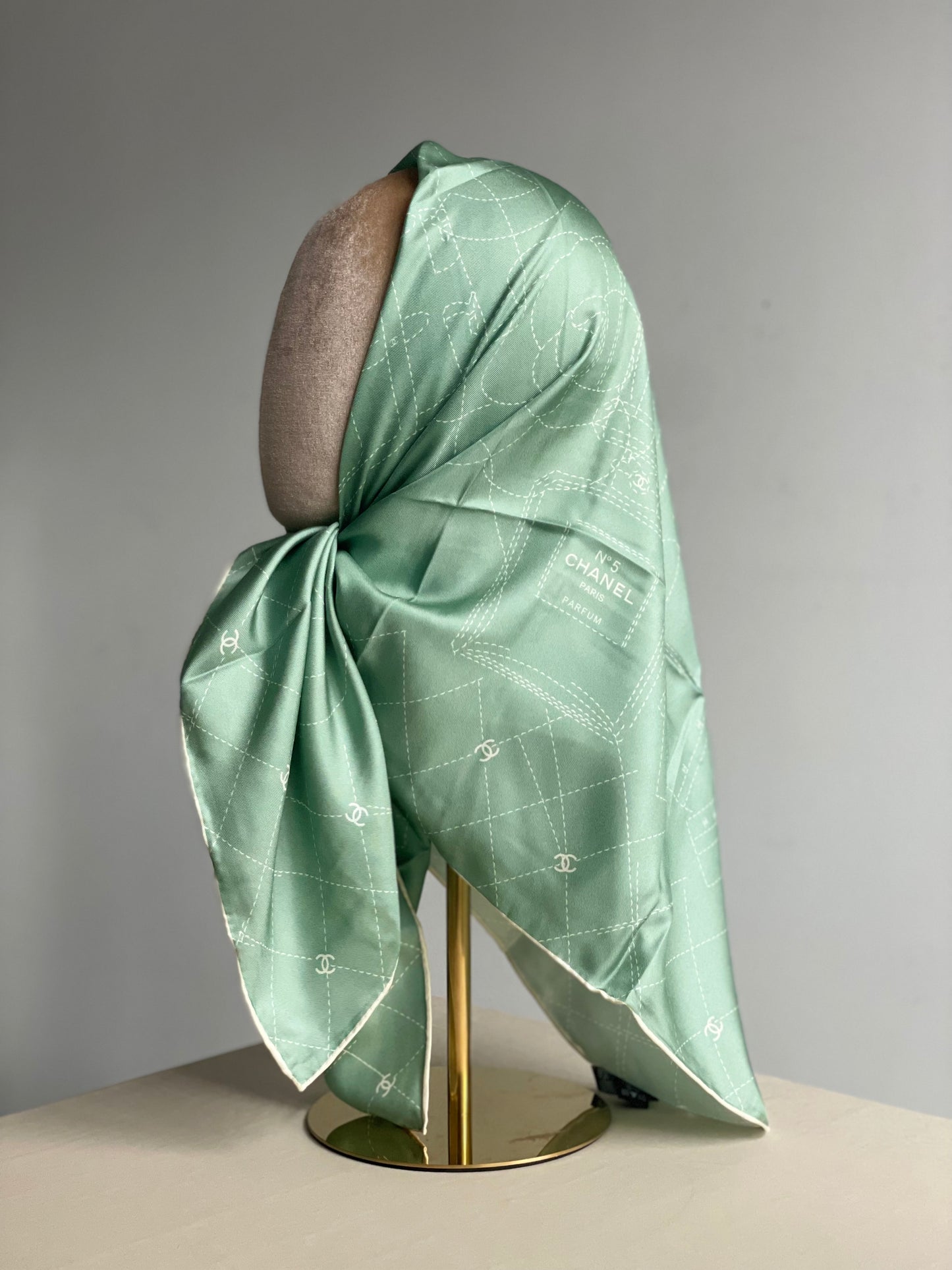 Carré de soie vert d’eau