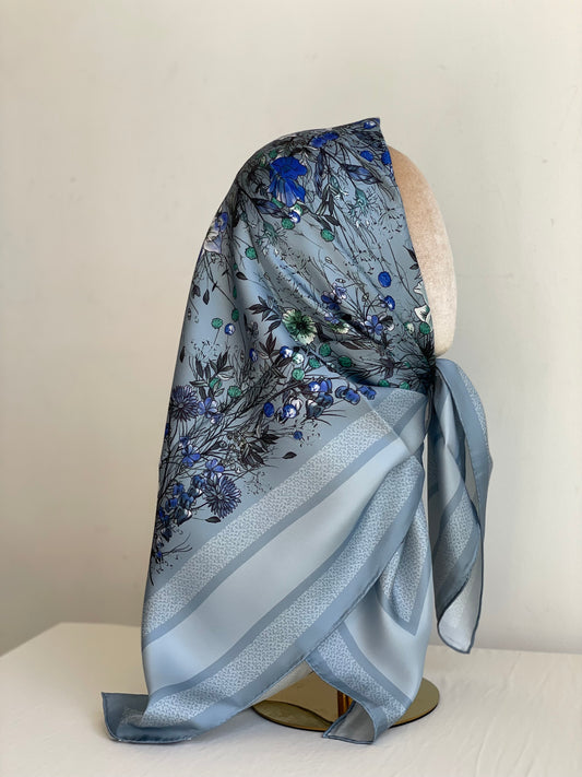 Carré de soie BLEU DOUX