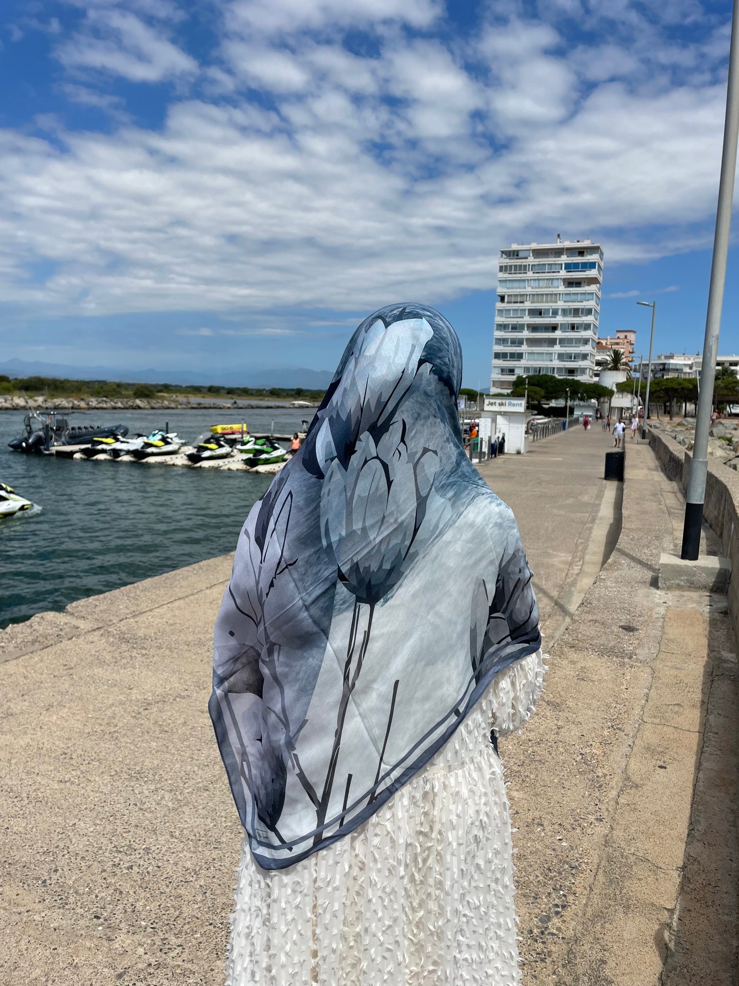 Carré Modal Gris