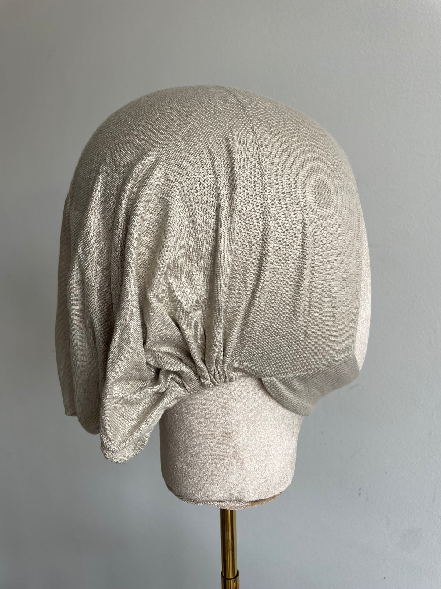 Bonnet dessous de menton Fermé