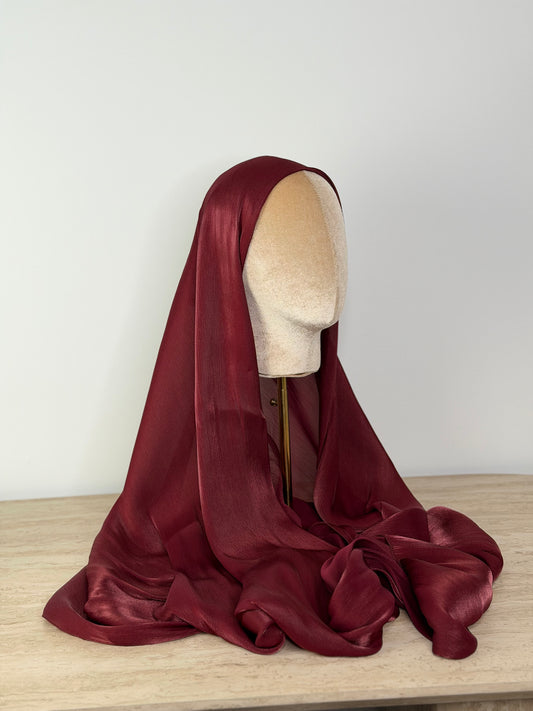 Bonnet intégré - Organza de soie bordeaux
