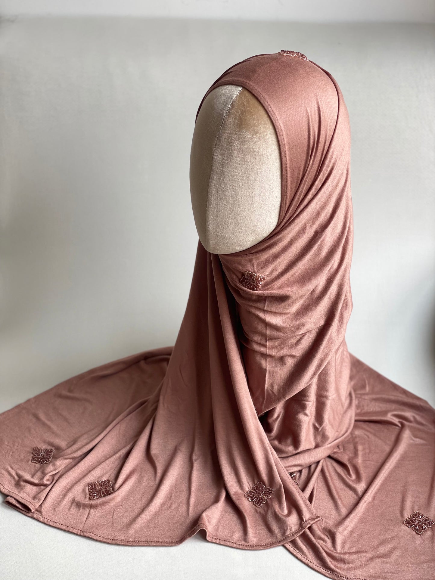 Hijab jersey brodé main Saumon