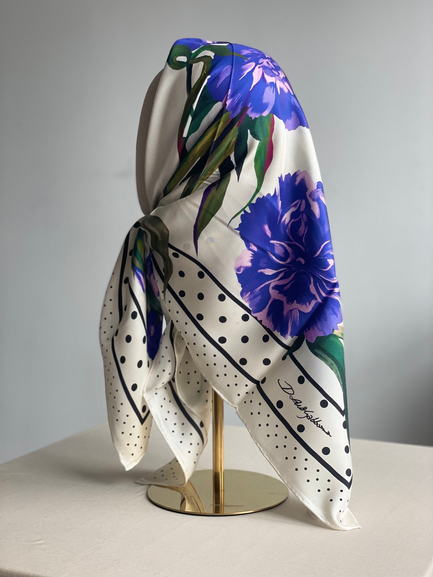 Carré de soie Flowers D G