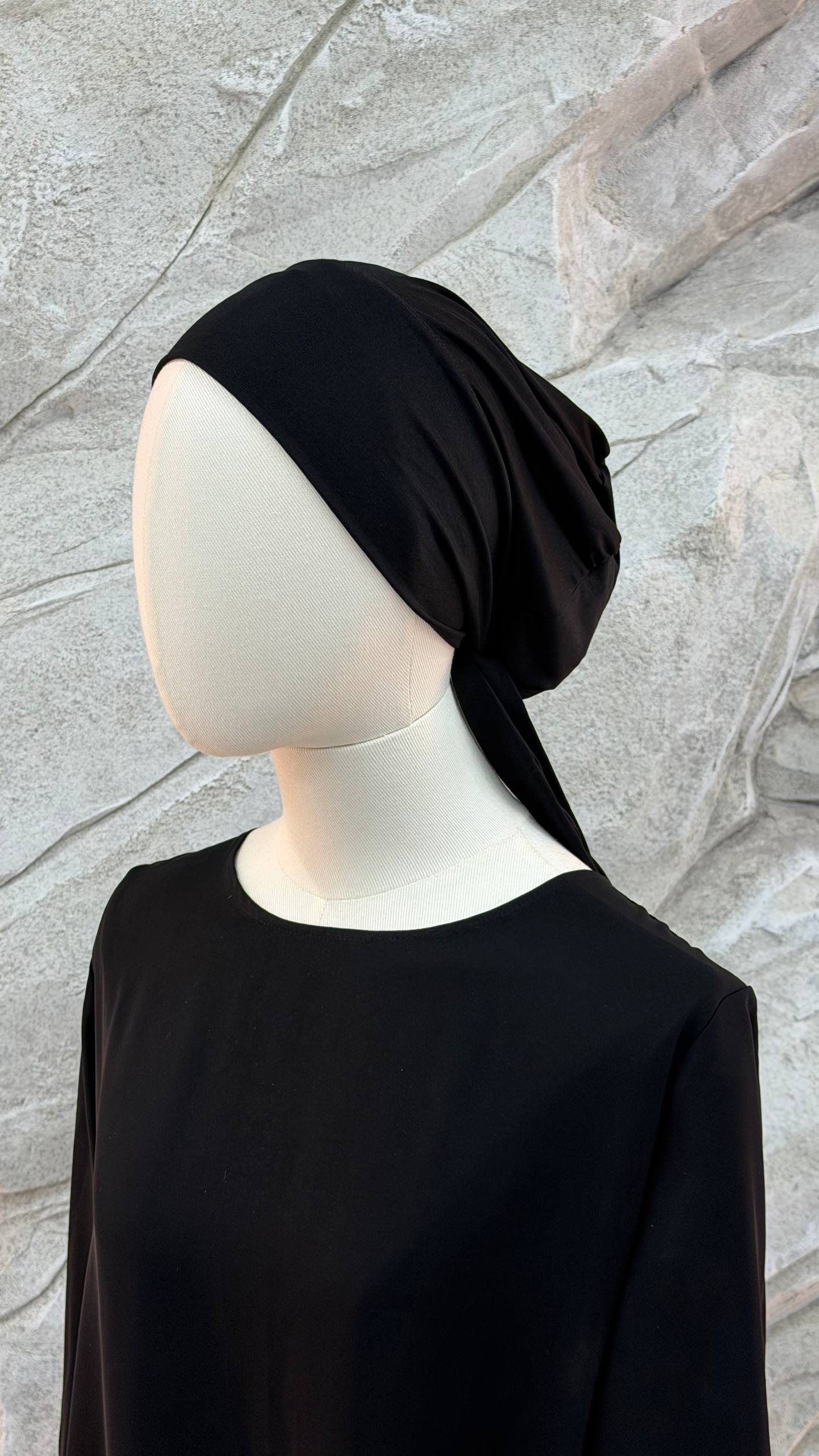 Bonnet fermé à nouer en Jersey du Caucase Noir
