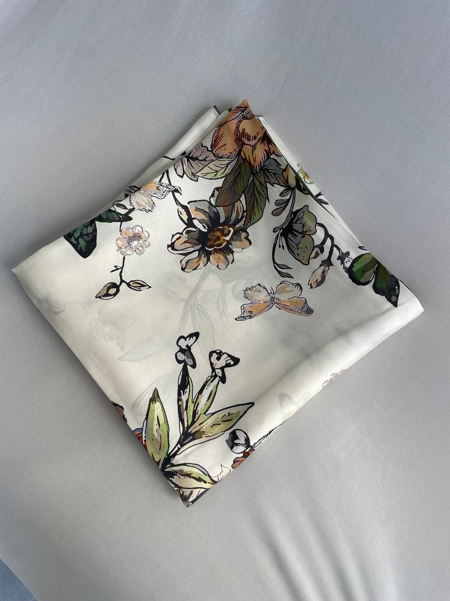 Green CD silk square