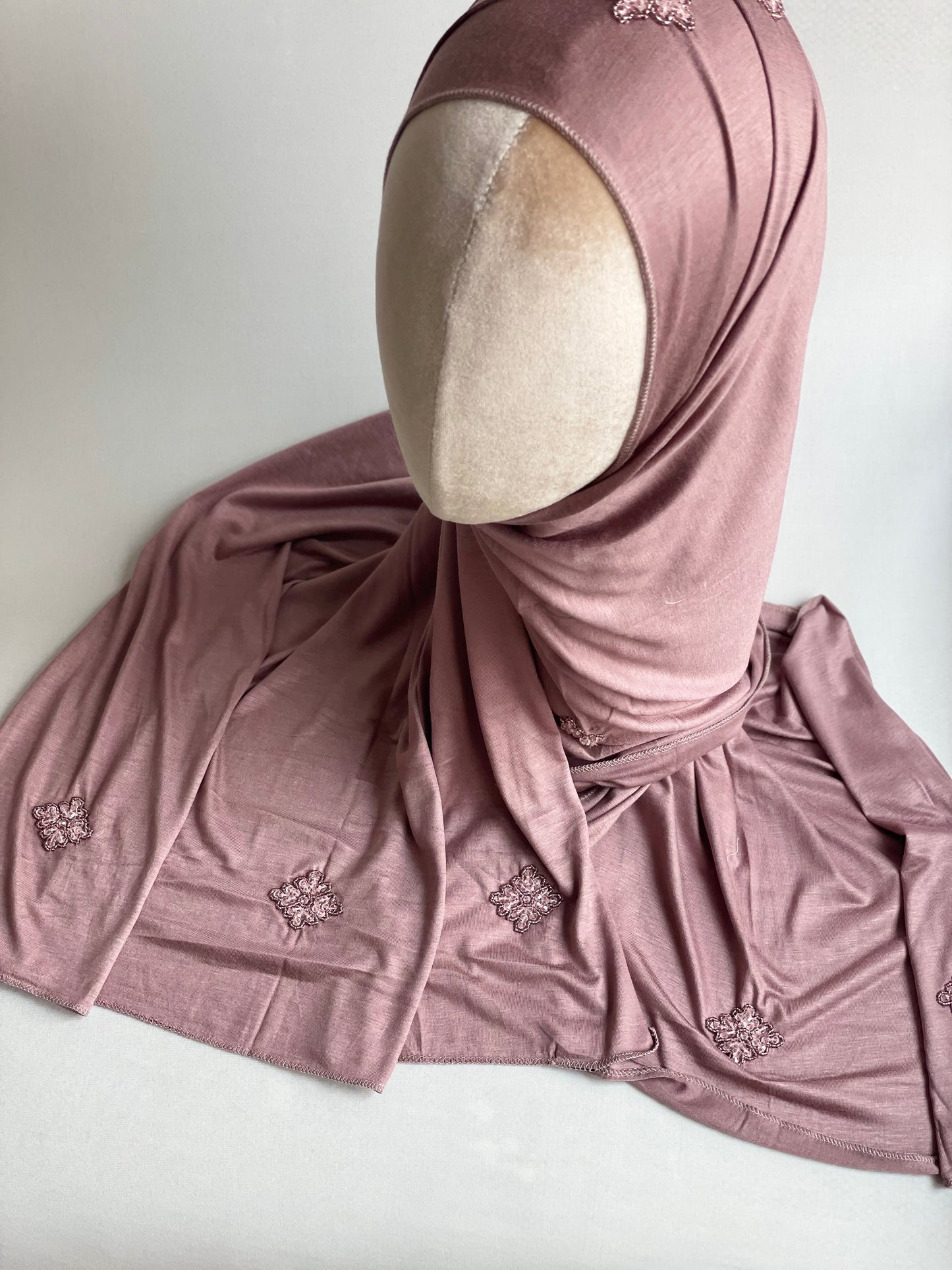 Hijab jersey brodé main Rose