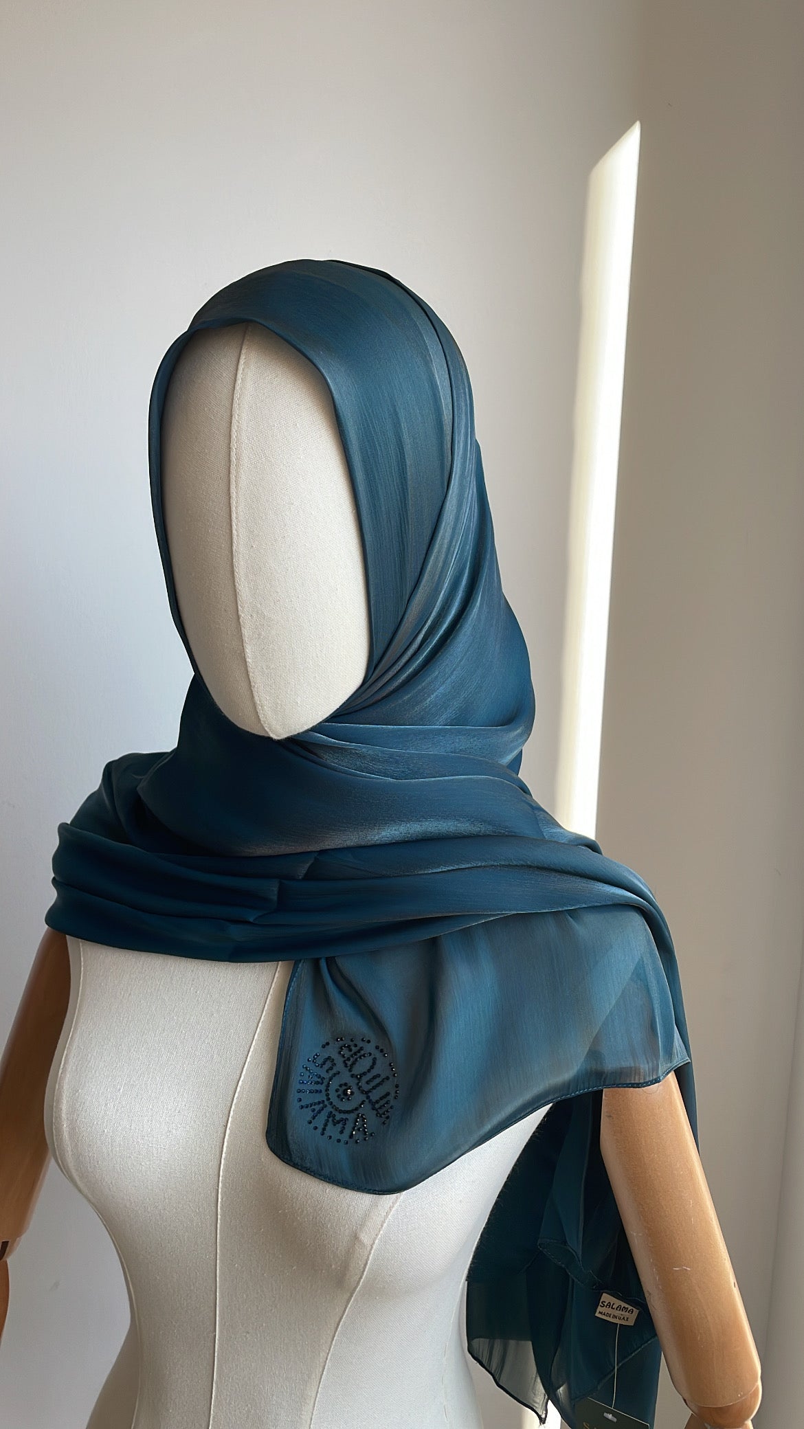 Organza de soie strass Bleu paon