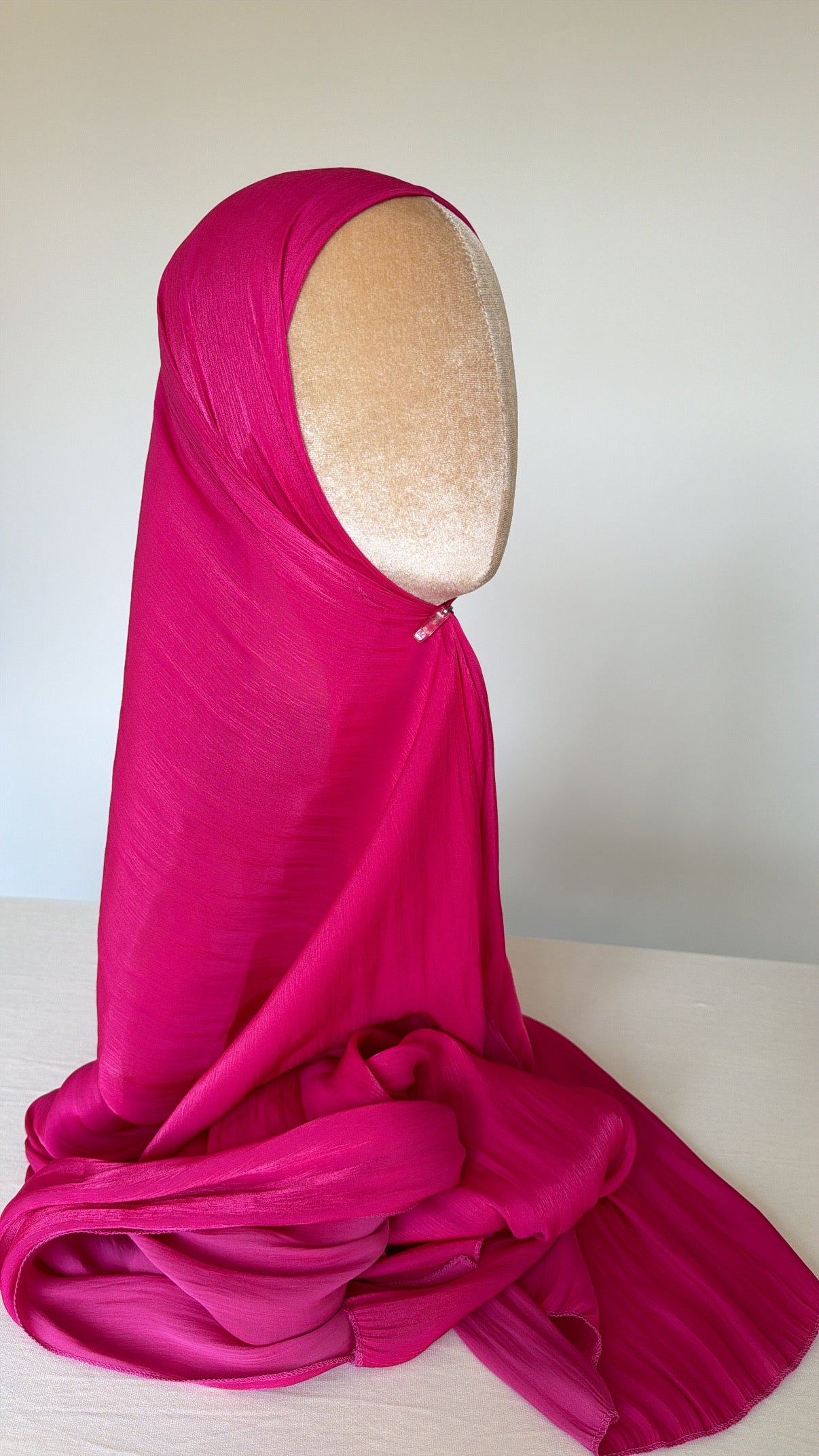 Organza de soie Fuschia avec Bonnet