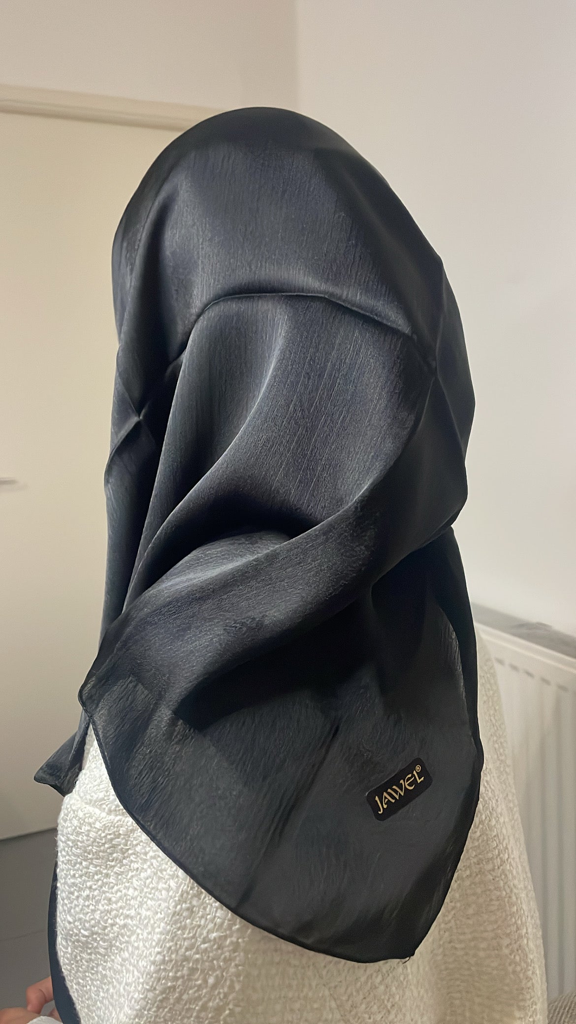 Jawel black square scarf