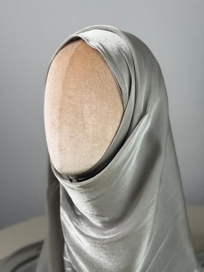 Bonnet Intégré - 
Organza de soie vert d’eau