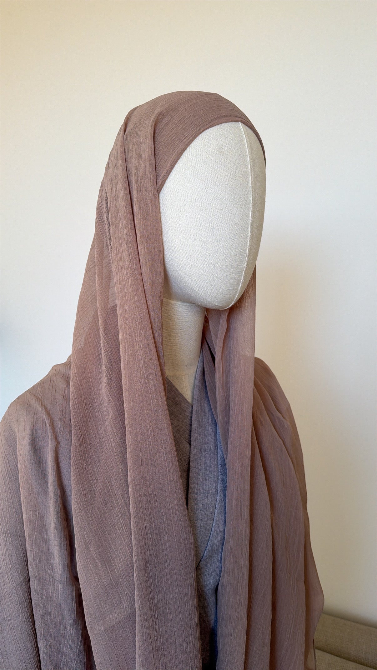 Mousseline crêpe avec bonnet intégré