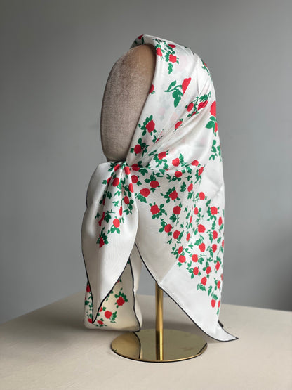 Carré de soie Roses
