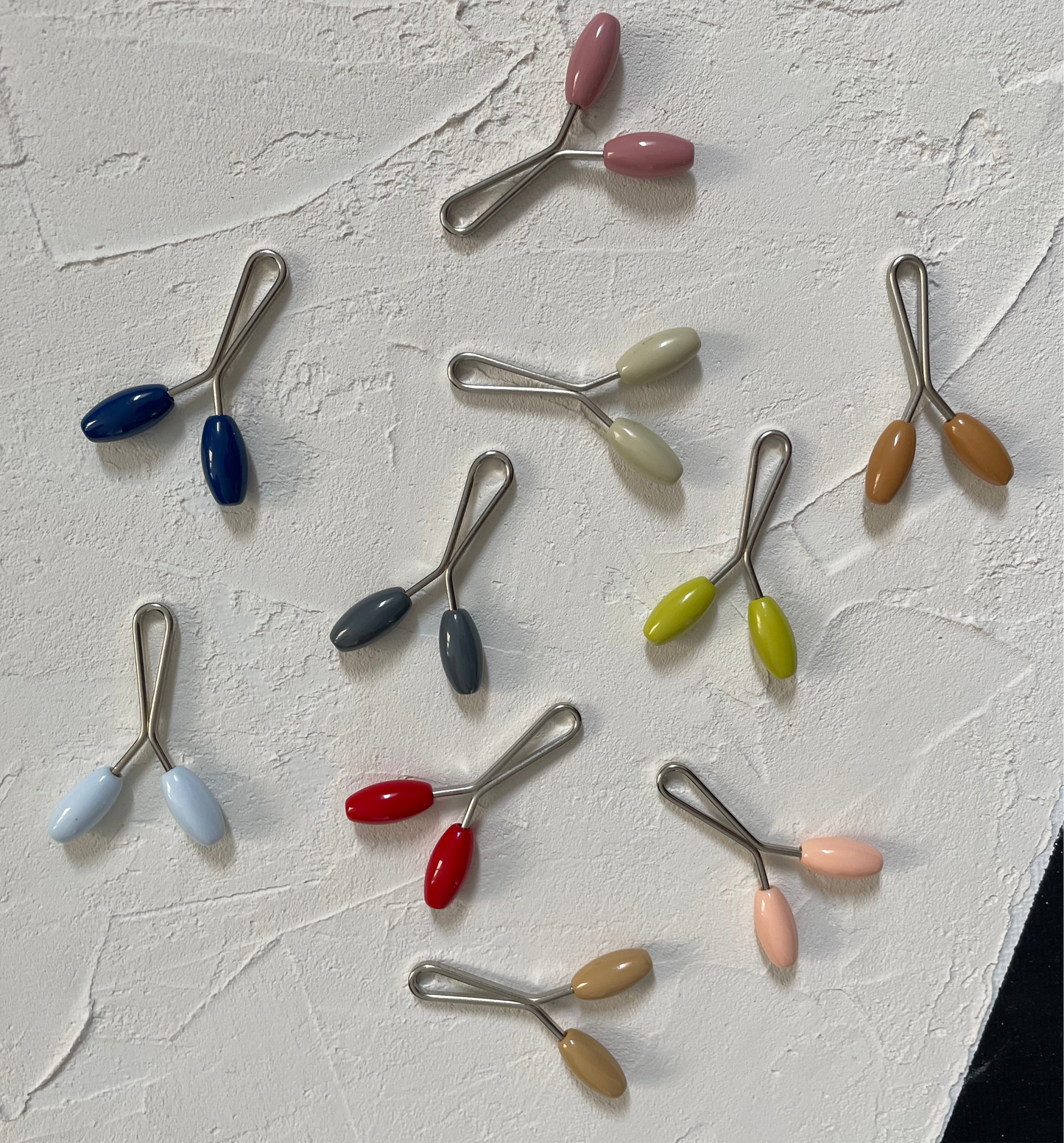 MIA cherry clip