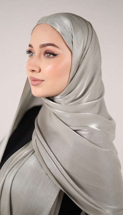 Bonnet Intégré - 
Organza de soie vert d’eau