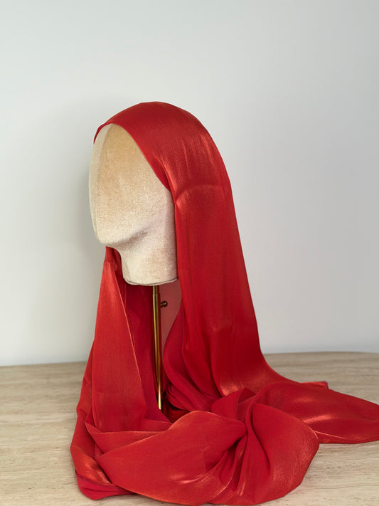Bonnet intégré - Organza de soie rouge