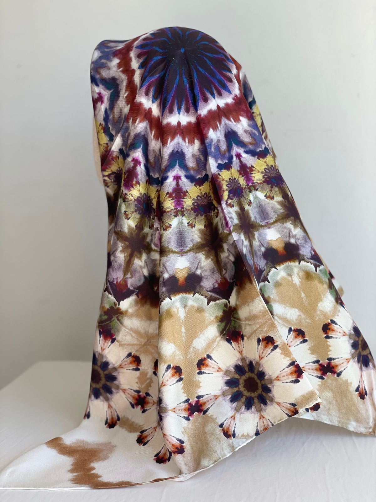Carré de soie TIE & DIE