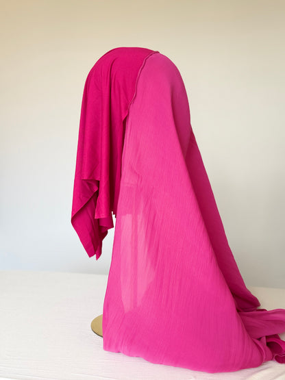 Organza de soie Fuschia avec Bonnet