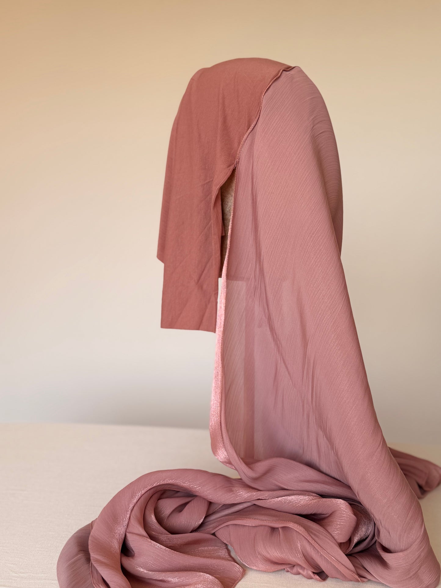 Organza de soie Rose Foncé avec Bonnet