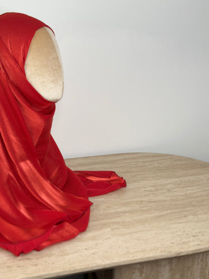 Bonnet intégré - Organza de soie rouge