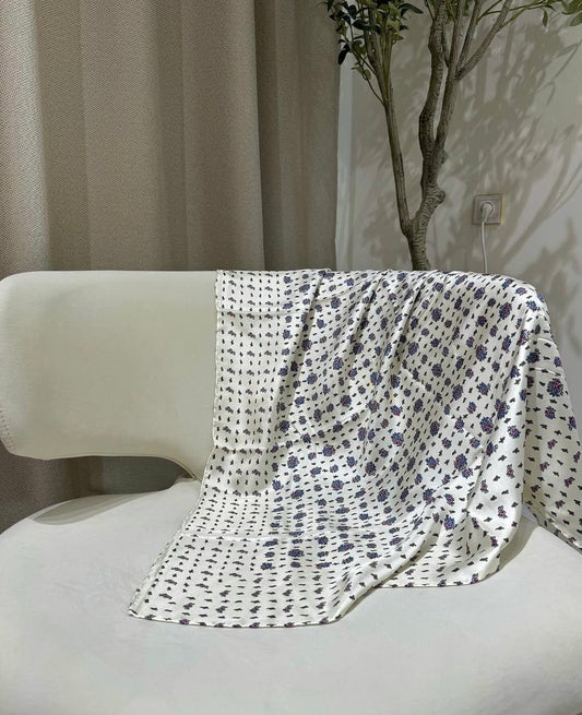 Lora silk square