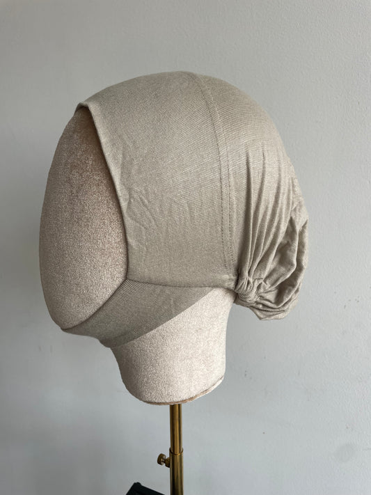 Bonnet dessous de menton Fermé