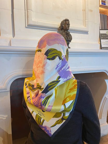 MM flowers silk square